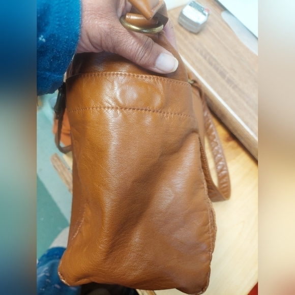 Bentley Leathers Cargo Medium Buterscotch Soft Satchel Handbag - Picture 5 of 16